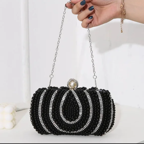 Tara - Water Droplet Shaped Pearl Clutch - Picture 5 of 7